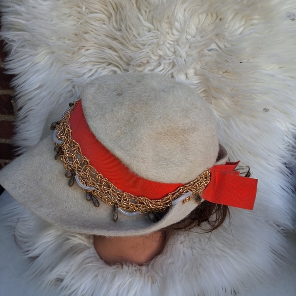 1940s felted wool asymmetrical hat - Picture 3 of 16